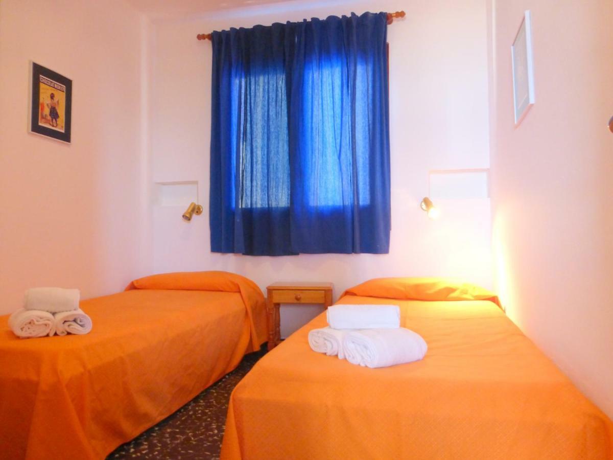 Rentalmar El Capitan Hospitalet De L'Infant Esterno foto